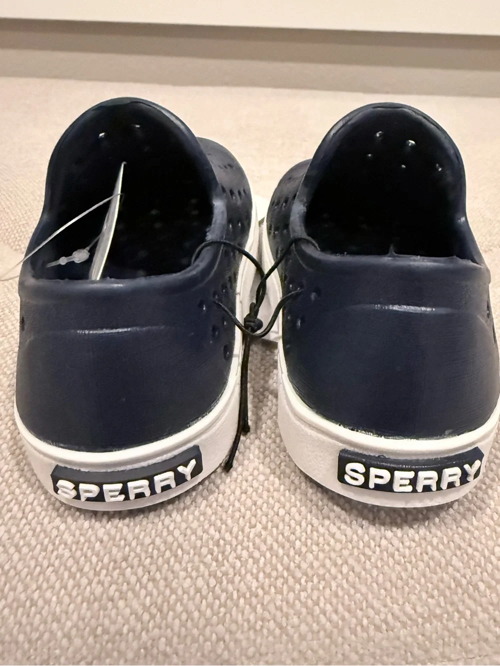 NWT Sperry navy blue lightweight water shoes size 4